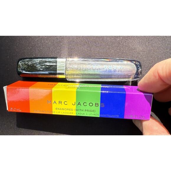 Marc Jacobs Enamored With PRIDE Gloss Lip Lacquer Shade 370 Silver Surf NEW - Picture 5 of 10